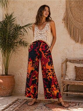 Anthropologie Wide Leg Pants Red & Black Floral Size M NWOT